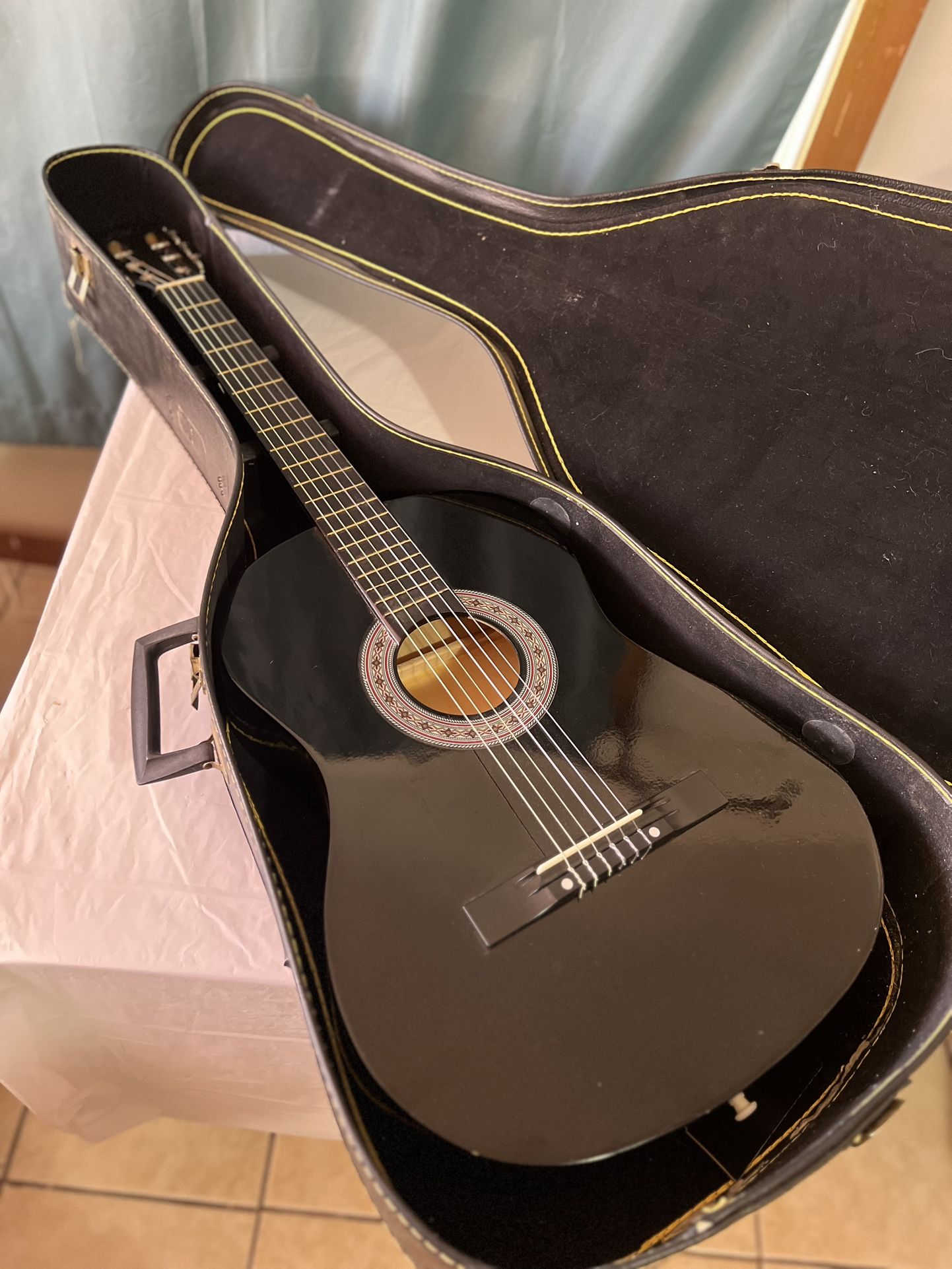 Acoustic Guitar With Case And Bag