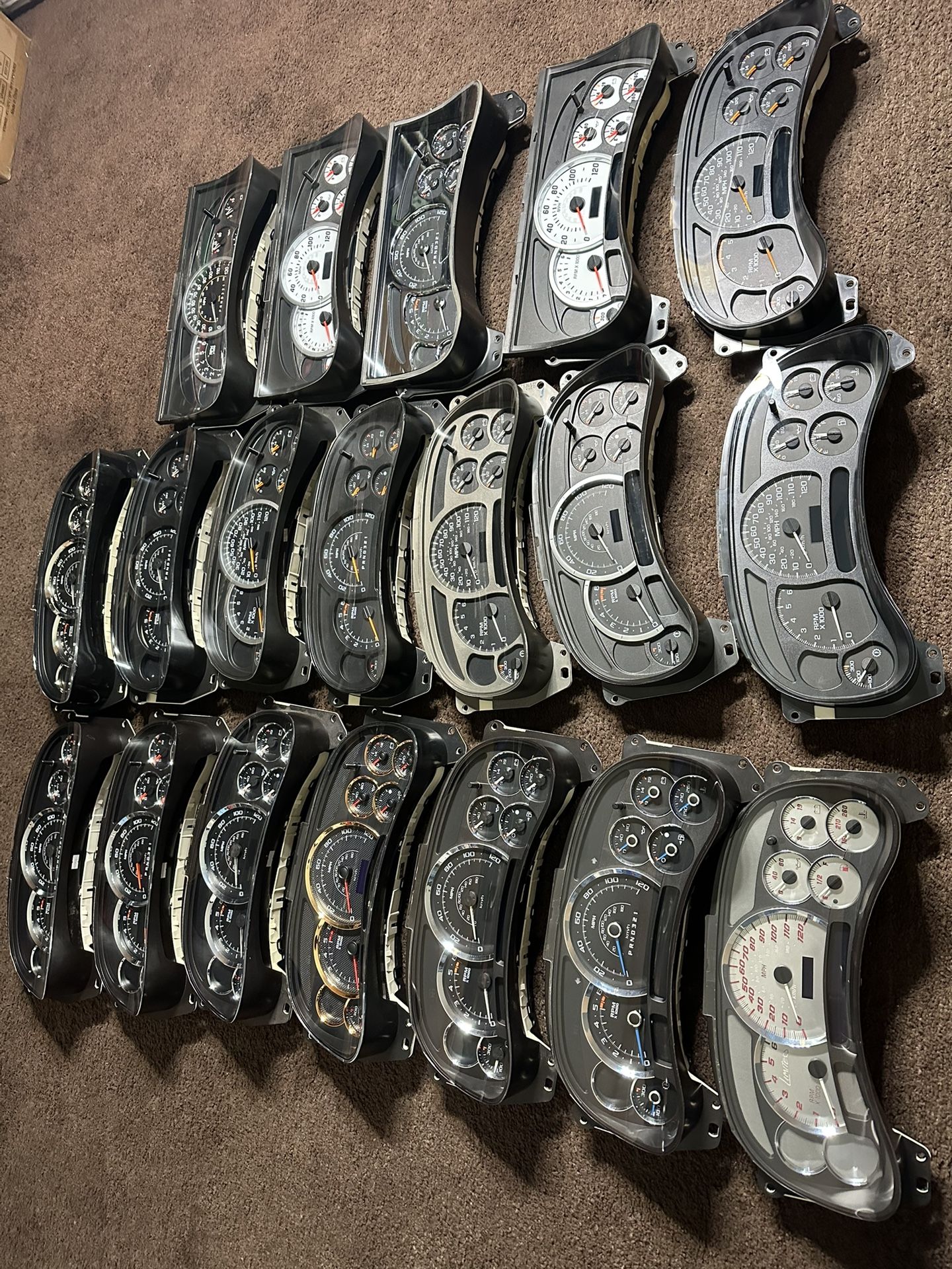 CLUSTERS FOR SALE AND REPAIR FOR CHEVY SILVERADO.  [CHEVY EXPRESS CARGO.  ]TAHOE YUKON HUMMER TRAILBLAZER ENVOY SIERRA ESCALADE star 90a And Up 