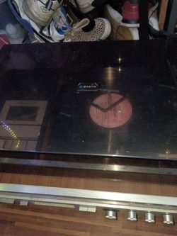 Sanyo stereo music system DXT 5252a