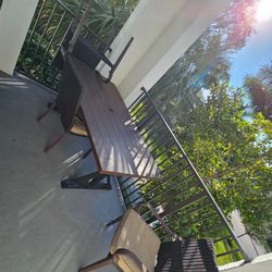 Patio Table With 4 chairs 