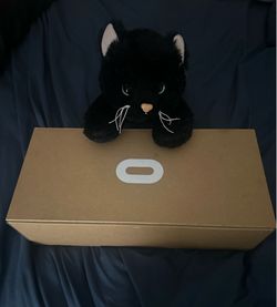 Oculus Quest 2 VR Headset