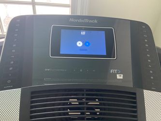 2022 Nordictrack NTL19819 Incline Treadmill Excellent Condition 12mph - Bernards, NJ