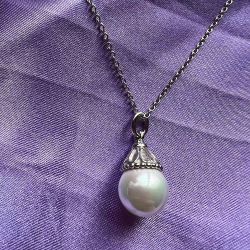 Tiffany & Co.Pearl Pendant Necklace Womens