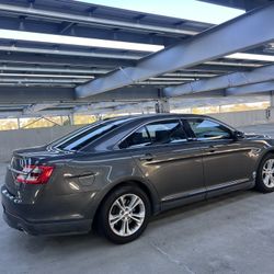 2015 Ford Taurus