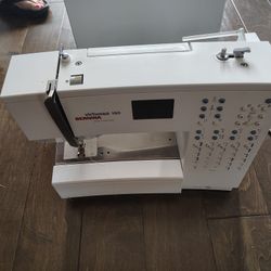 Bernina 160 QE Sewing Machine 
