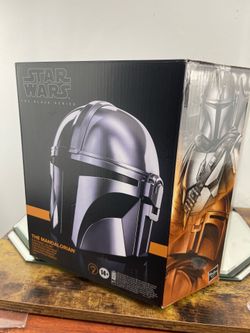 Brand new Electronic The Mandalorian helmet