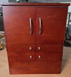 Never used Lori Greiner Makeup Jewelry Box Organizer Cherry Finish