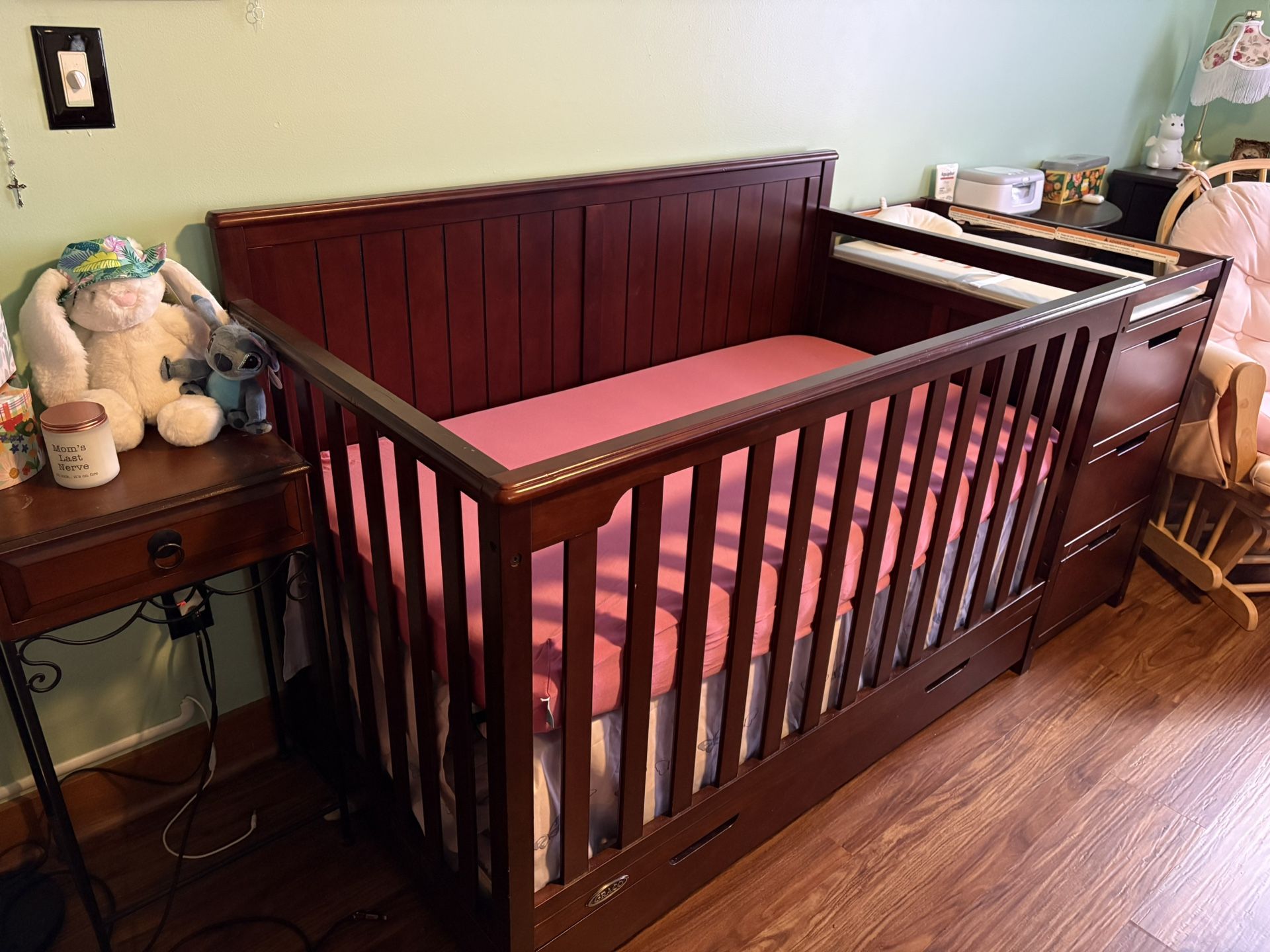 5 in 1 graco crib and changing mat