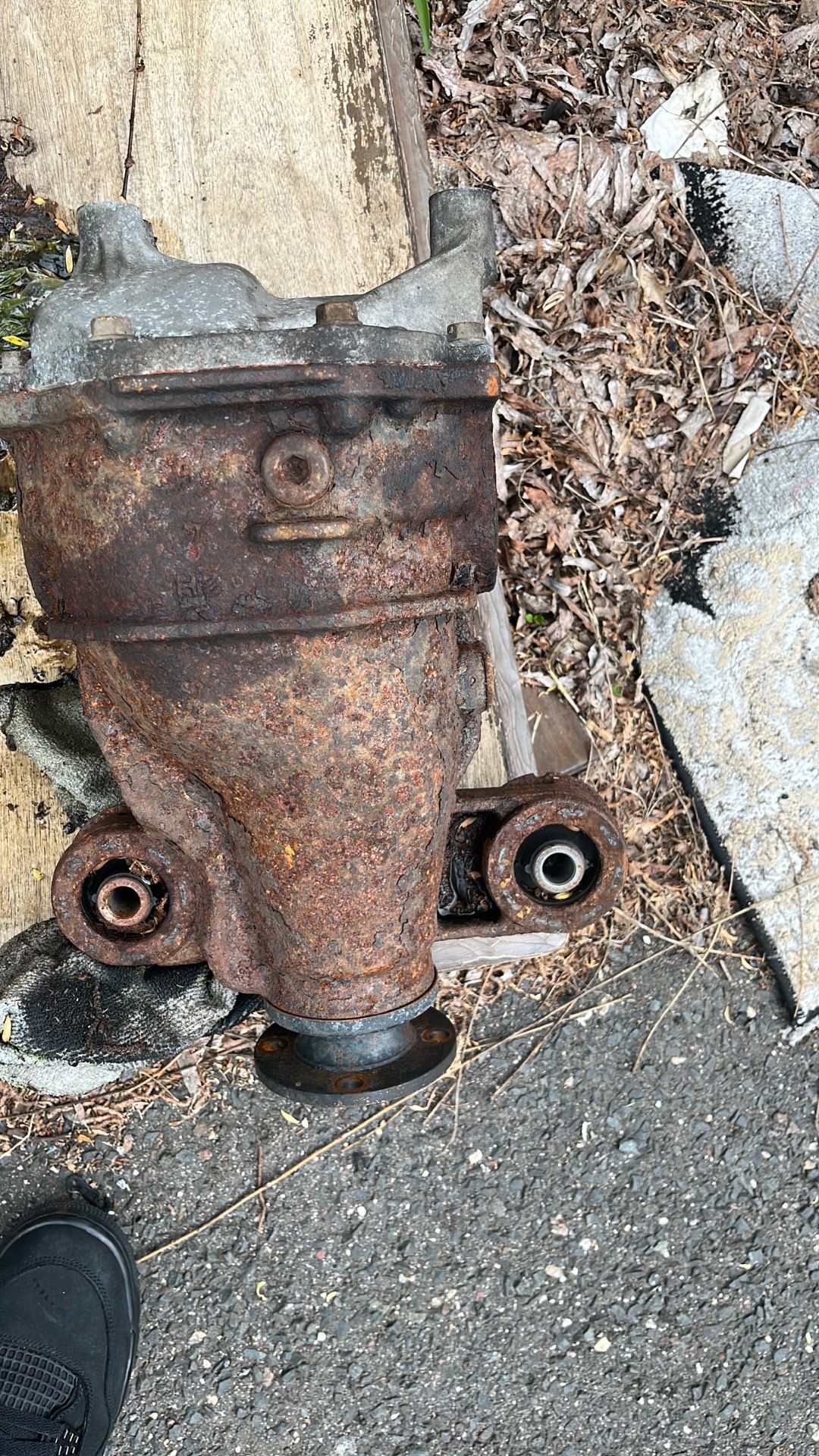 Is250 differential