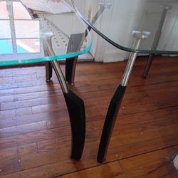 2 Glass Coffee Tables $86