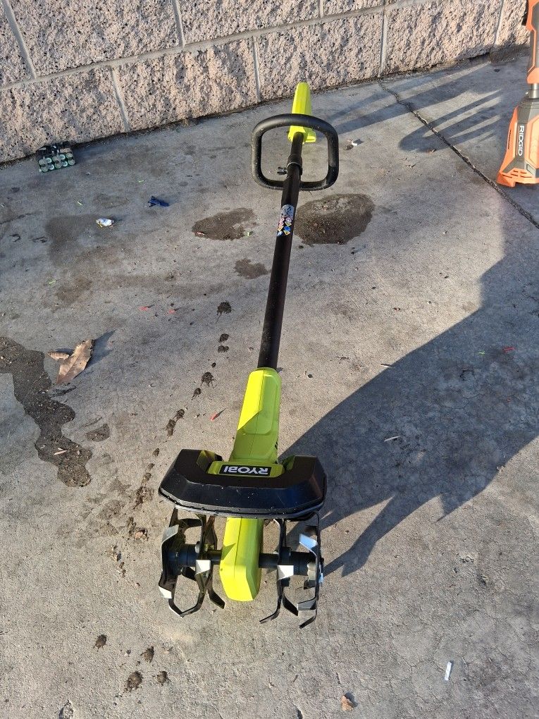 RYOBI
ONE+ 8 in. 18V Cordless Cultivator (Tool-Only)