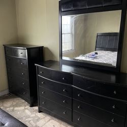 Queen Size Bedroom Set