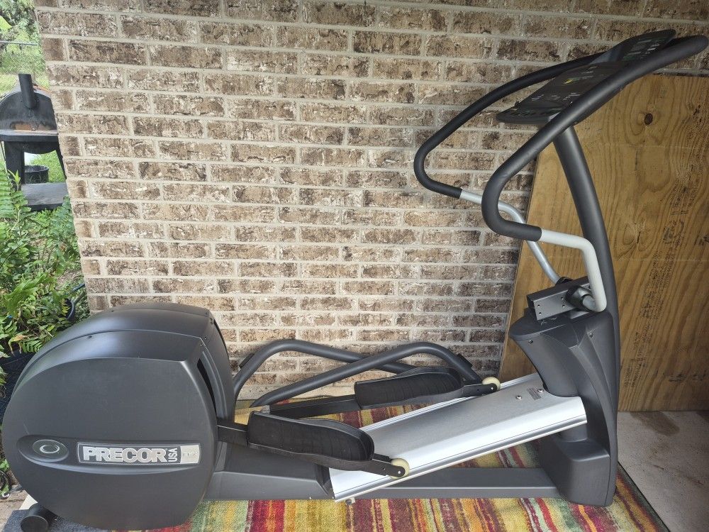 Precor Elliptical EFX 5.23