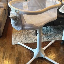 CONGRATULATIONS 🎊🍾🎉🎈 Crib, Bassinet, & rocker… Buy separately or ALL 3