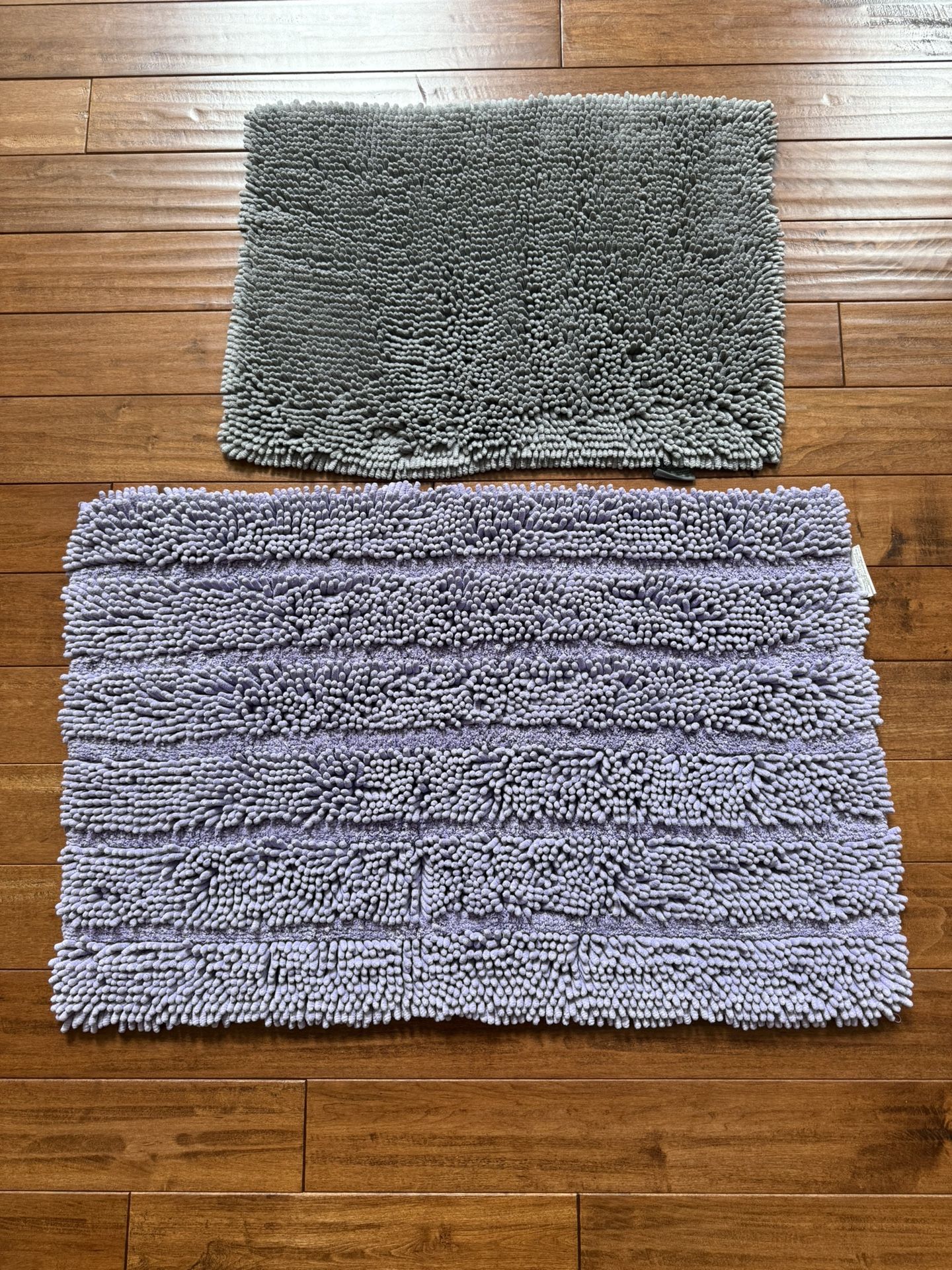 2 bath mats