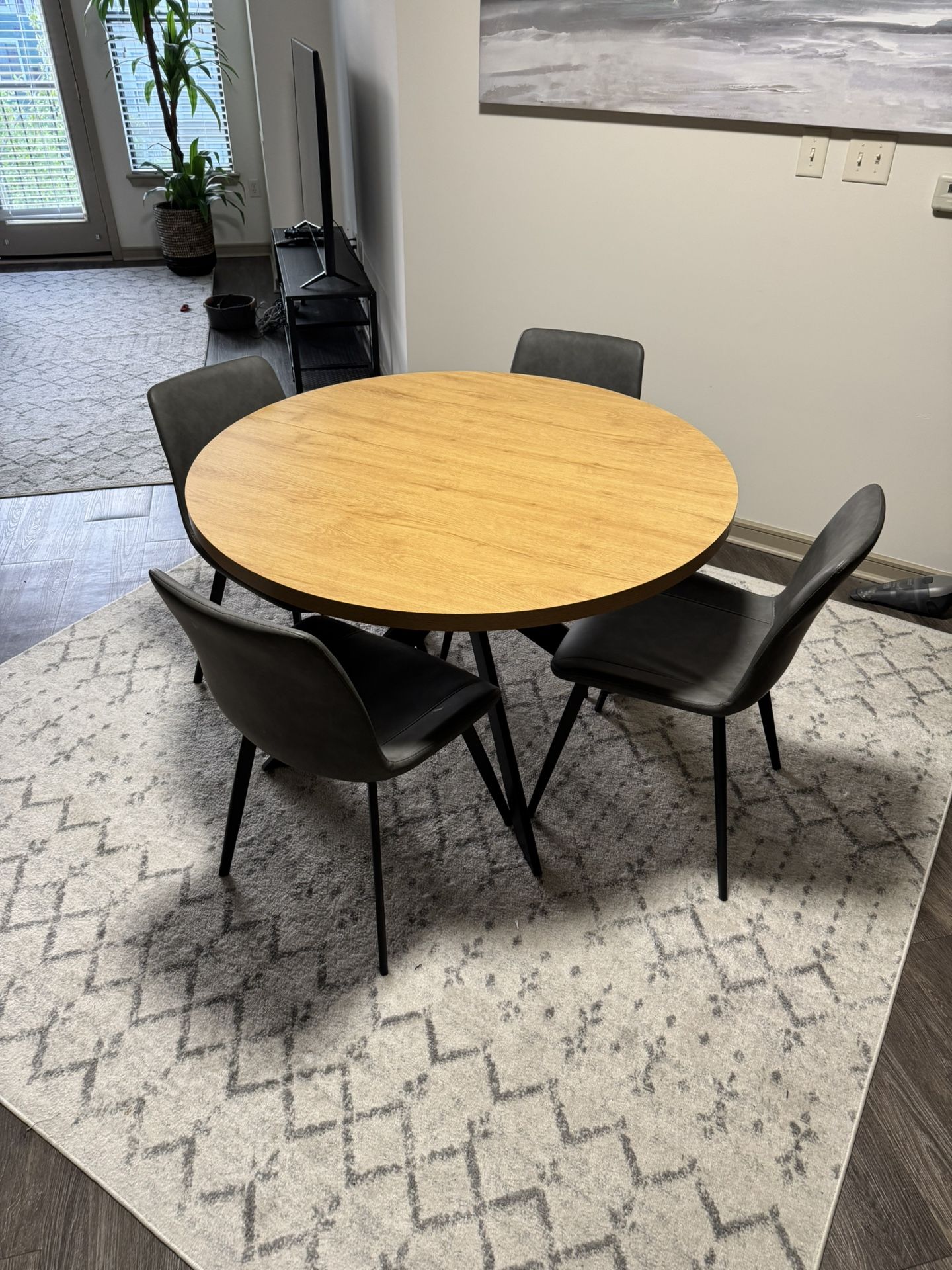 Dinner Table With 4 Chairs