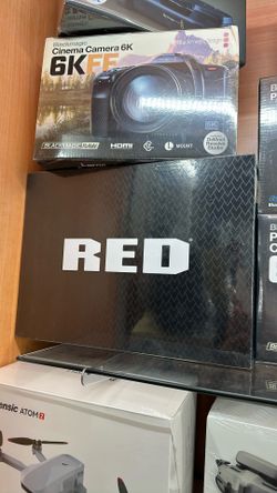 RED DIGITAL CINEMA KOMODO-X 6K Digital Cinema Camera (Canon RF, Black)