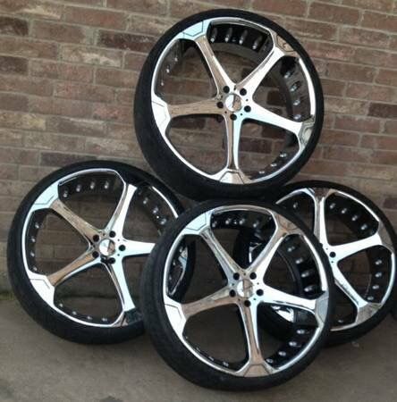 26 inch Giovanna rims and tires for Sale in Fort Worth, TX - OfferUp