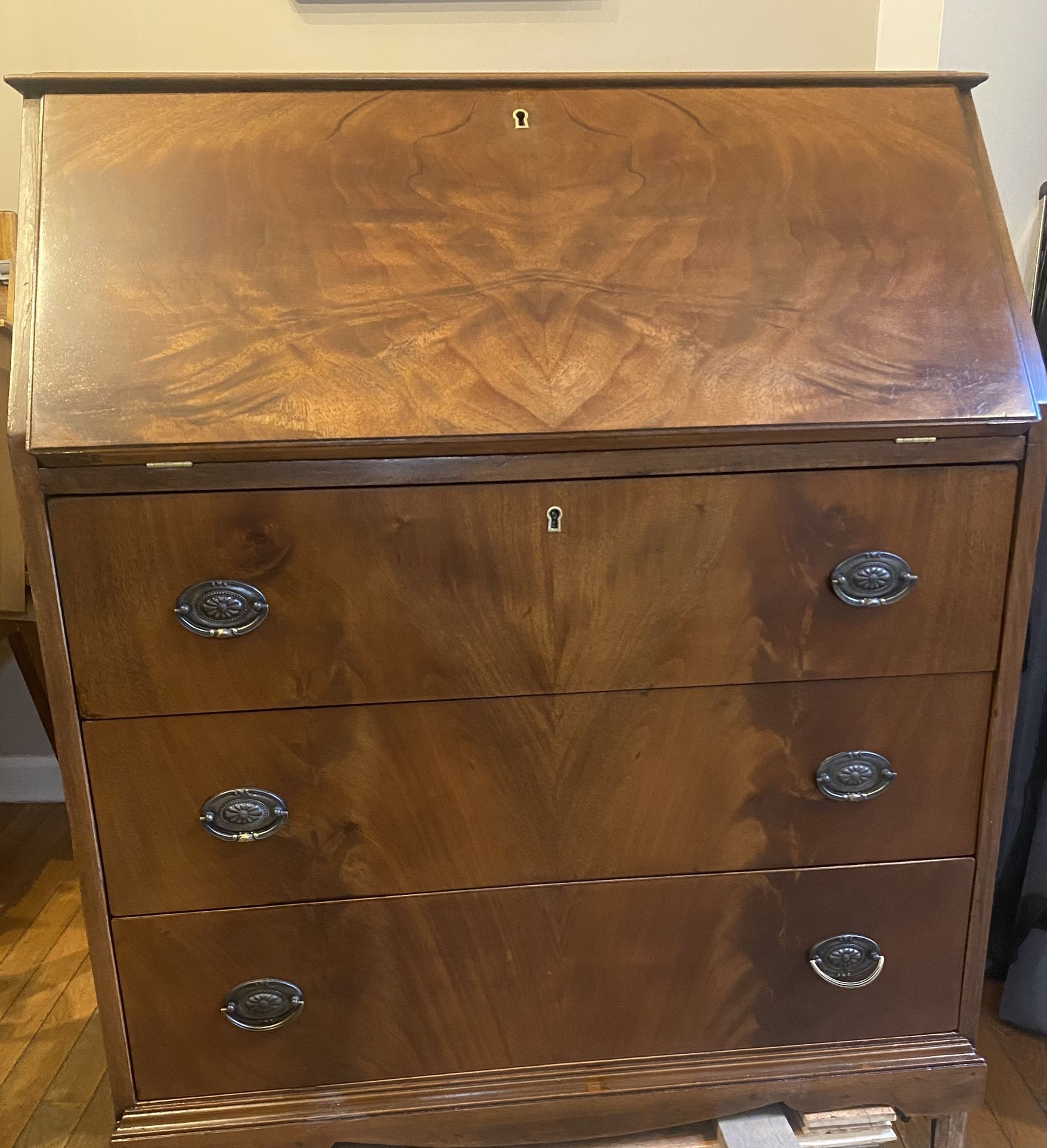 Rescued.Maddox Of Jamestown, NY Solid Flame Mahogany Secretary Desk Traditional Duncan Phyfe Style 32″