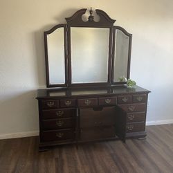 Bedroom Dresser With Tri-fold Mirror