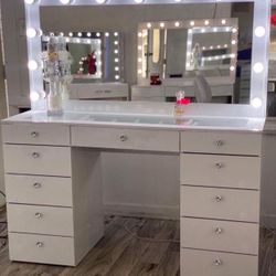 New Make Up Vanity Desk With Mirror & Lights