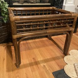 vintage bamboo side/end table ( No Glass)