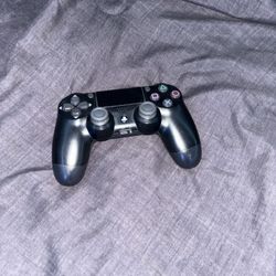 PS4 controller 