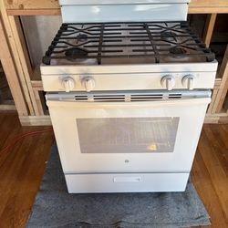 30” GE Profile Gas Range Oven