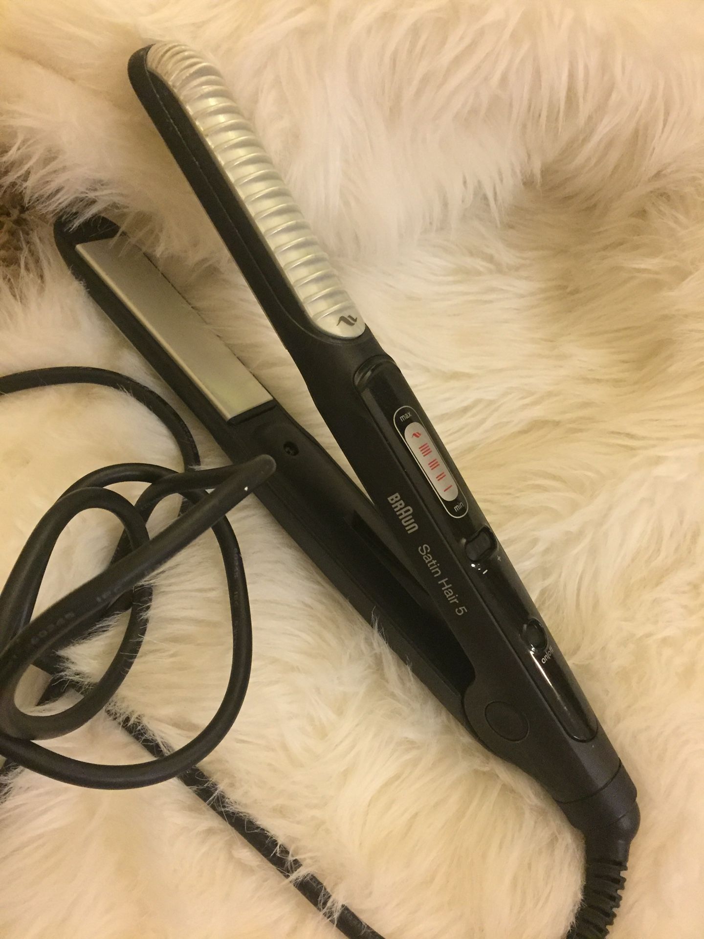 Hair straightener