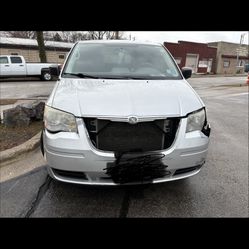 2010 Chrysler town and country 