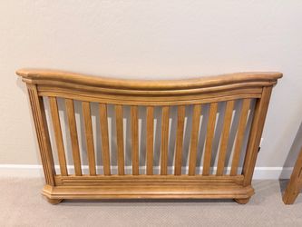 Wood Crib (free)