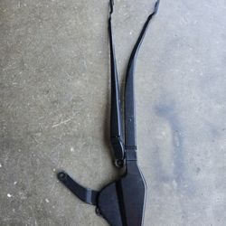 2010,- 2015 Toyota Prius windshield wiper arms