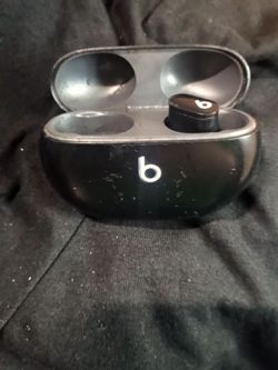 Beats studio buds ONLY L side and case