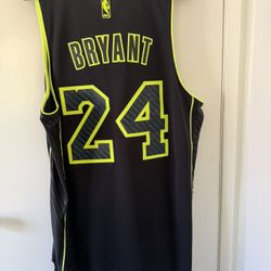 Kobe Bryant Lakers #24 Jersey (Adidas, Size M) Like new