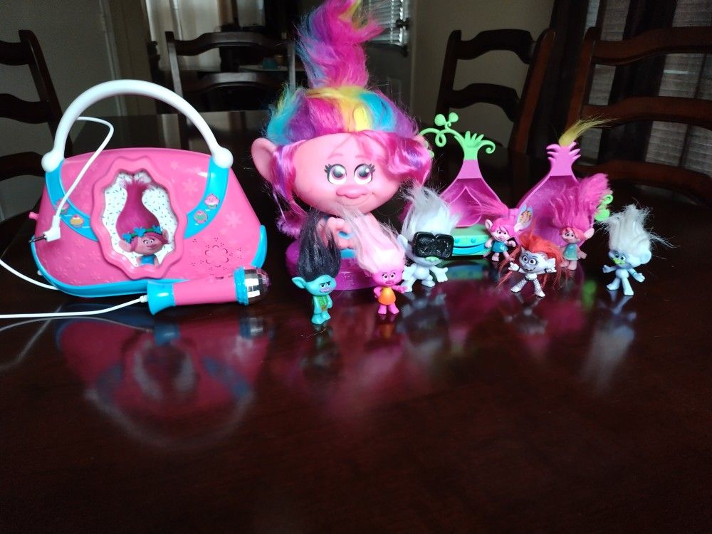 Trolls Collection And Sing Along Boombox with Real Working Microphone Plus A Hair Styling Head Creative.