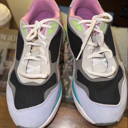 Puma Women's Multi RS Metric Sneakers colorblock design cushioned collar. Size 9