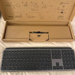 Logitech mX Keys Keyboard 