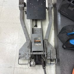 Pittsburgh 2000lb Low Profile Transmission Jack 