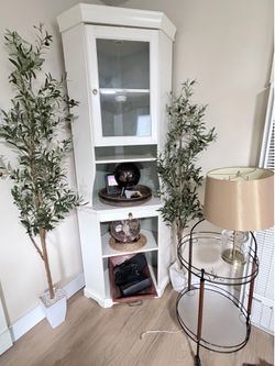 Moving sale. Furniture & decor