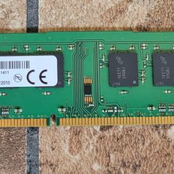 Desktop - 240-Pin DIMM: Micron MT8JTF51264AZ-1G6E1 - 4GB (1x4GB) 1600Mhz PC3-12800U 1.5V 240-Pin UDIMM Desktop Memory Ram

