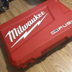Milwaukee  M 18 Fuel Drill Set New In Box 