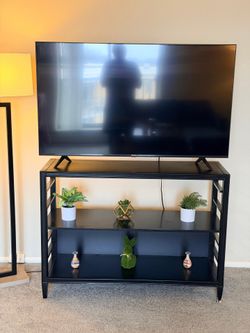 “55” Hisense Smart TV + Console Table Bundle”