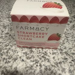 Farmacy Short Cake Clean 