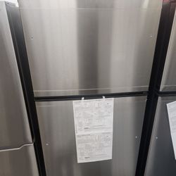 Sale Of The Week GE 33 INCH TOP FREEZER REFRIGERATOR WITH ICE MAKER STAINLESS STEEL 