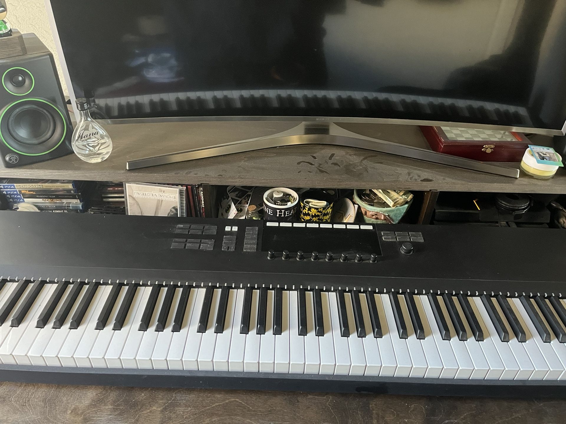 2019 Komplete  Kontrol MK ii S88 Weighted Keys