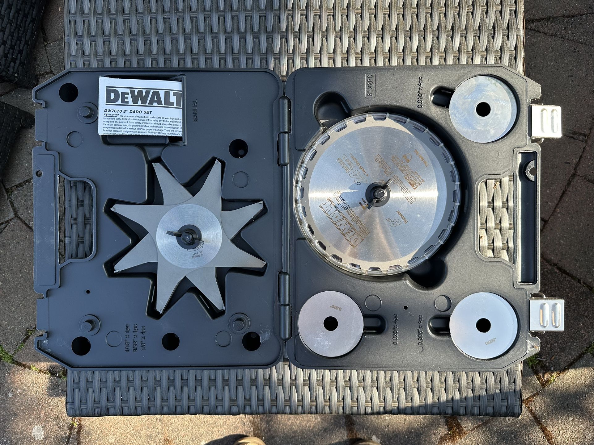DEWALT DW7670 8-Inch 24-Tooth Stacked Dado Set