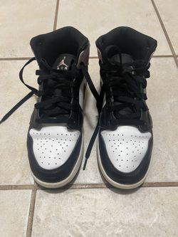 Jordan 1 Mid SE Size 7y