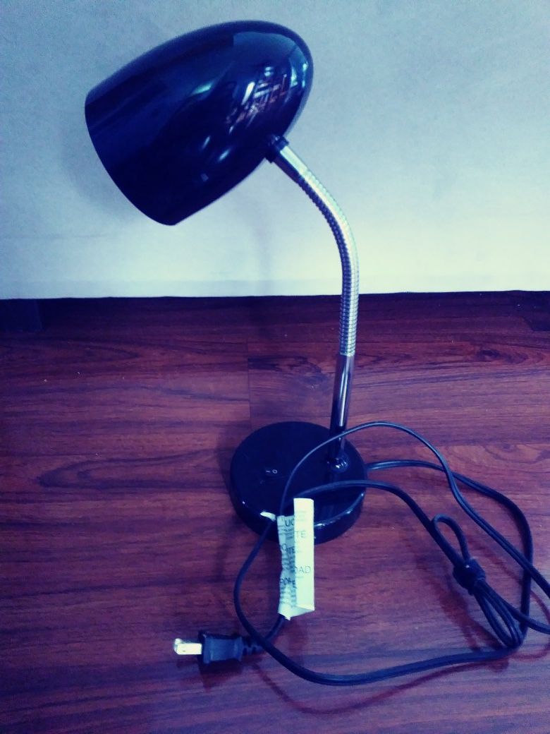 Desk lamp