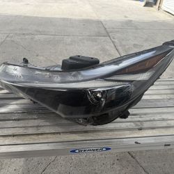 21-23 Hyundai Elantra Left Side Headlight 