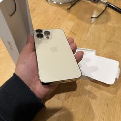 iPhone 14 Pro Max – 256GB – Silver – Excellent Condition